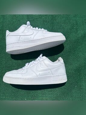 Nike Air Force 1 '07 'Triple White' Men’s Size 11